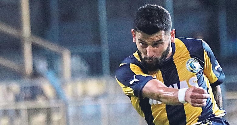 Karşıyaka Okan’ı istiyor