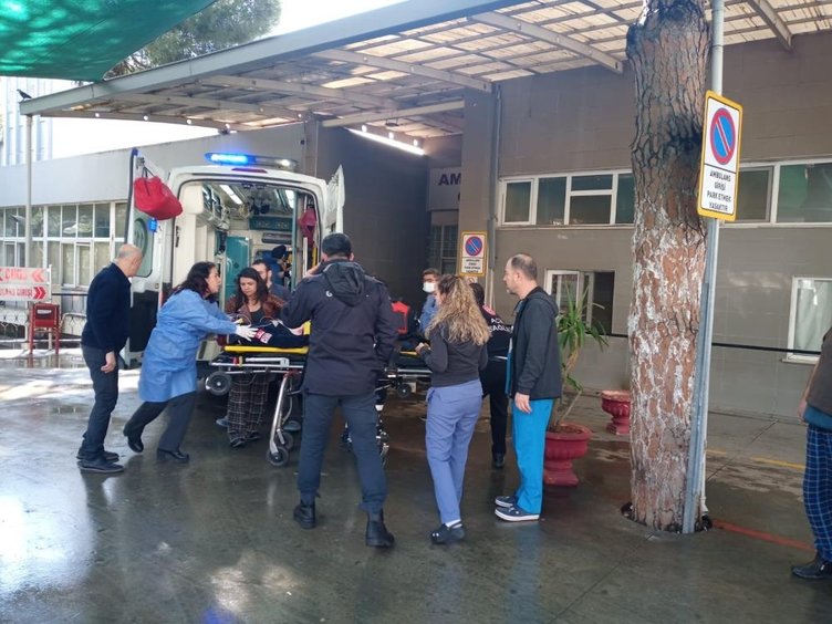 Kazaya müdahale için duran ambulansa araba çarptı: 1 ölü