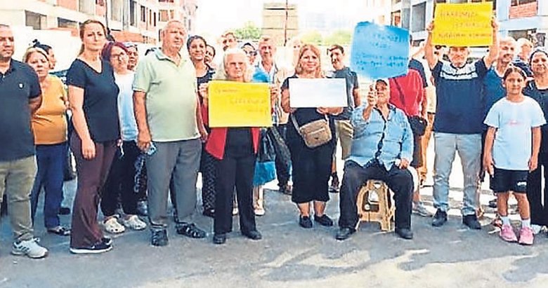 İzmir’de kooperatifzedelerden Soyer ve Aslanoğlu’na sert cevap: Sizinki başarı değil mağduriyet hikayesi