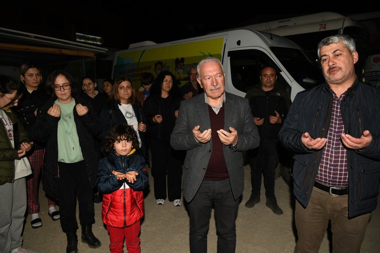 Lapseki Belediyesi afet bölgesinde iftar yemeği verecek!