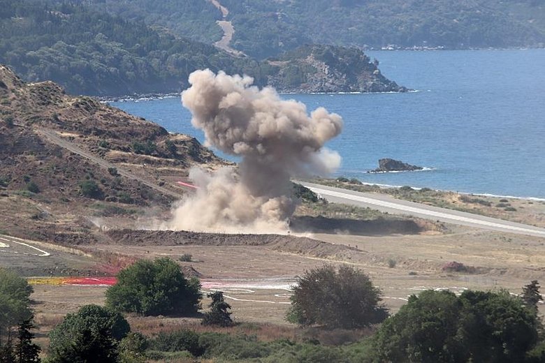 Hedefler başarıyla vuruldu! İzmir’de vatandaşlar ilgi ve heyecanla takip etti