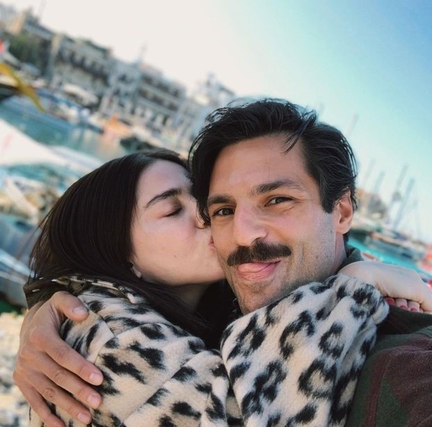 Özge Gürel, sevgilisi Serkan Çayoğlu ile evlenme iddialarına son noktayı koydu