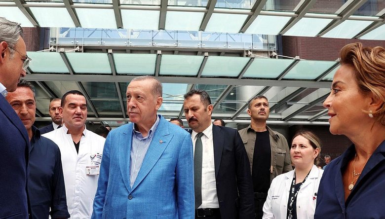 Başkan Erdoğan, Ali ve Vuslat Sabancı çiftini hastanede ziyaret etti