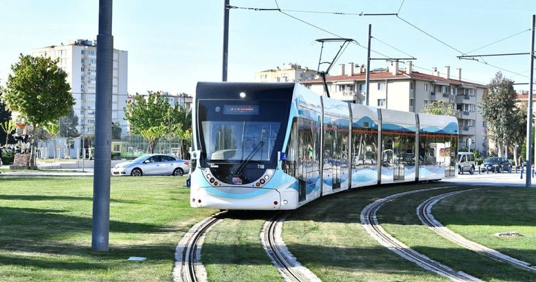 ‘İzmir trafiğinin çözümü tramvay değil teleferik’
