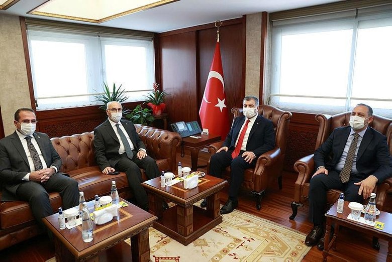 Sağlık Bakanı Koca’dan İzmir’de önemli açıklamalar