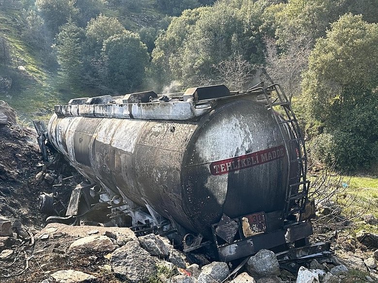 usakta-mazot-yuklu-tanker-alev-alev-yandi-1-kisi-hayati-kaybetti-1774609199323.jpeg