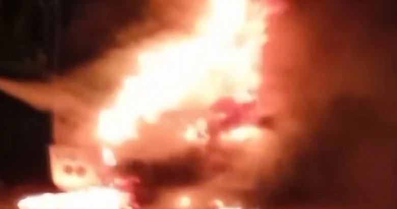 Erkek arkadaşının taşınacağını öğrenince çılgına döndü! Eşya yüklü kamyonu ateşe verdi