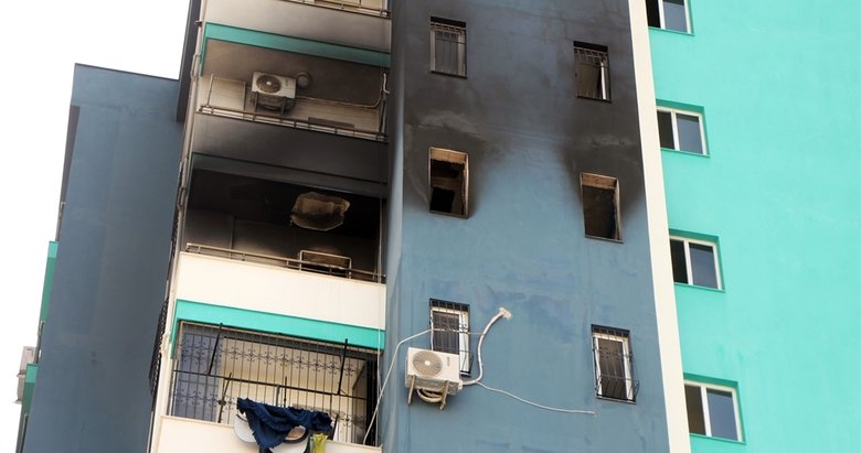 Baba ile bebeğinin kurtarıldığı yangını, komşuları çıkarmış: Canım sıkıldı, yatak odasını yaktım!