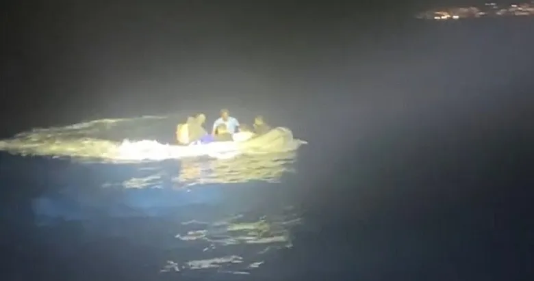 Bodrum’da lastik botta 6 düzensiz göçmen yakalandı