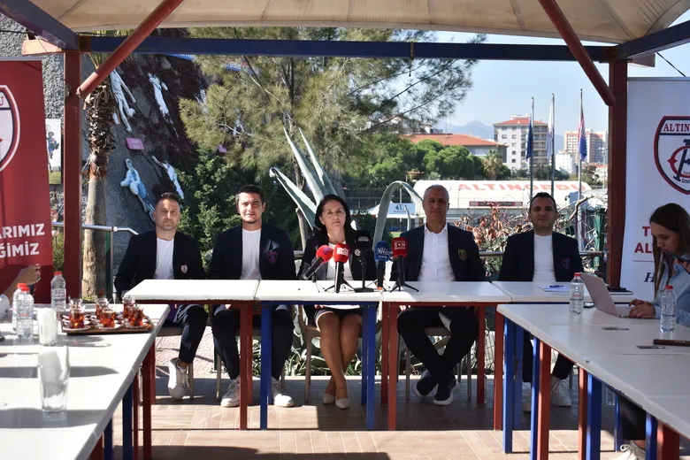 altinordu-fkdan-cocuk-futbolunda-yeni-donem-1792755584631.jpg
