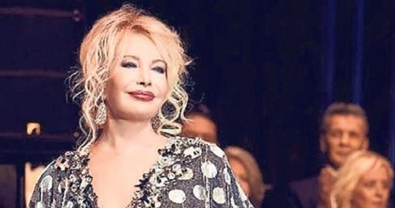 Emel Sayın fıtık ameliyatı oldu