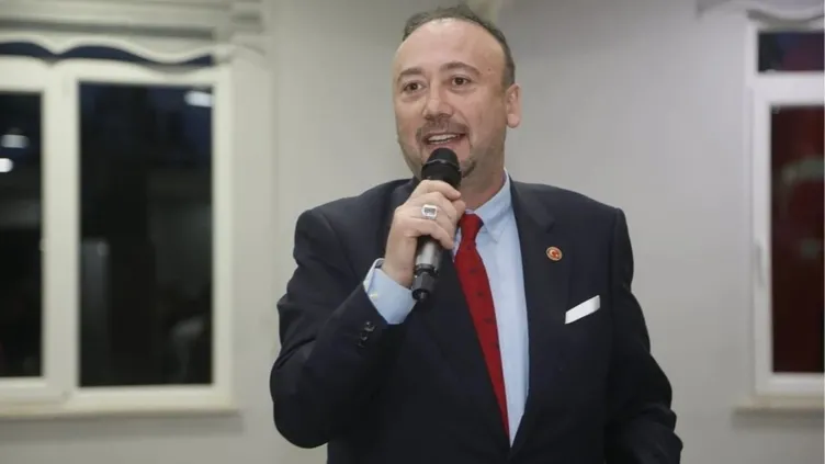 ozkan-yalimdan-gundem-sarsan-ifade-kurultay-oncesi-ozgur-ozele-1778277552571.png