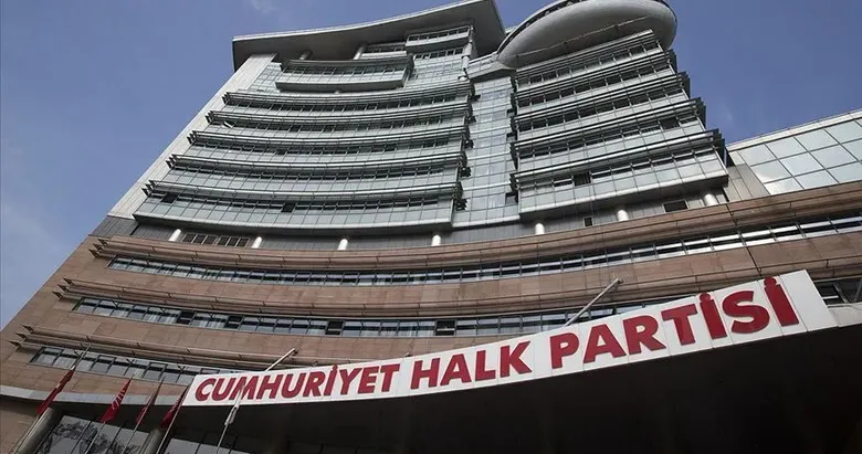 CHP’de istifa dalgası büyüyor: Mansur Yavaş’ın ardından 8 isim daha partiden ayrıldı