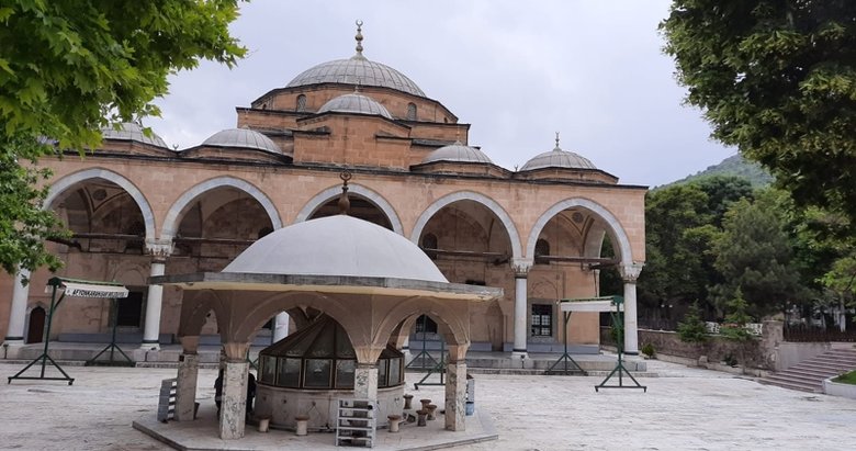 Afyonkarahisar’da cuma namazı kent merkezindeki 95 camide kılınabilecek