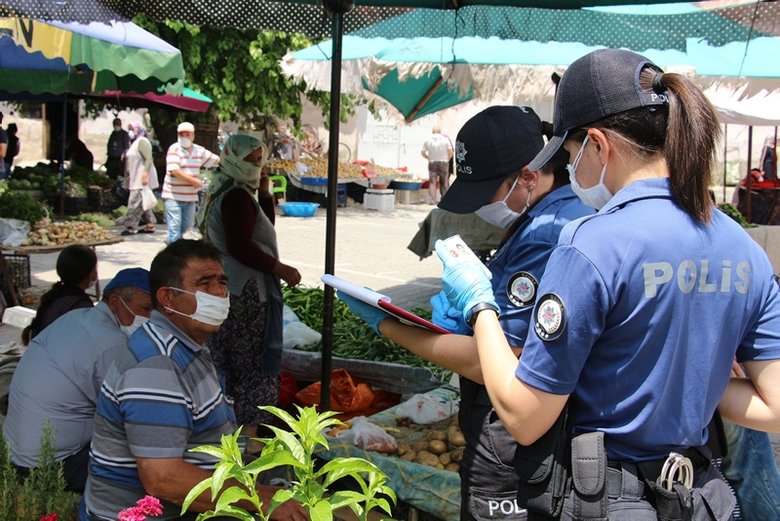 Kula’da maske takmayanlara ceza yağdı