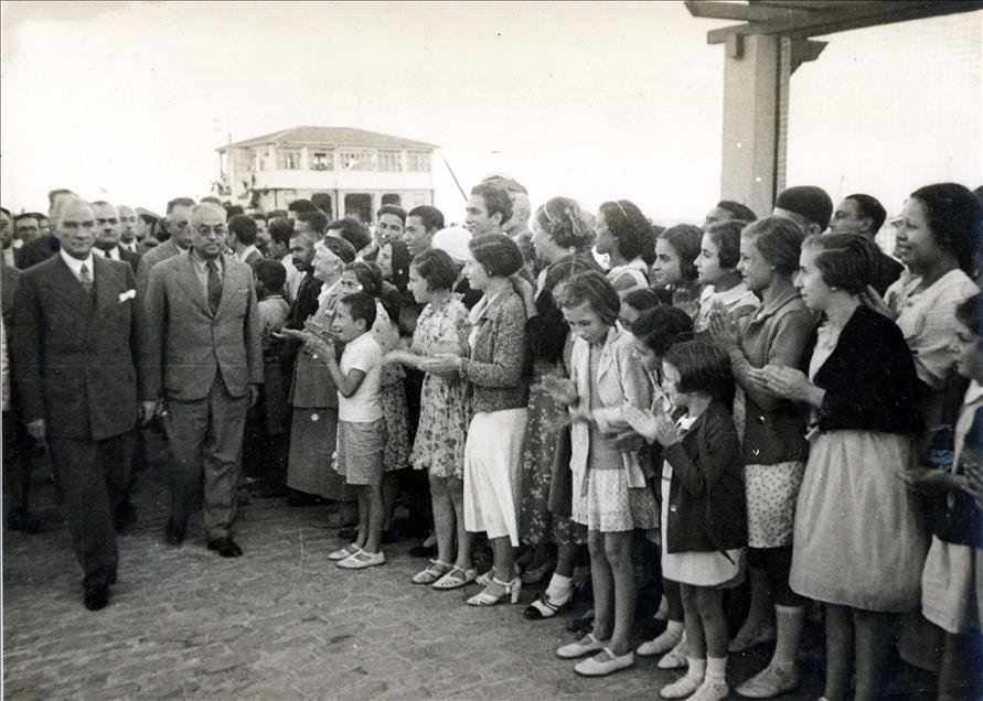 Atatürk’ün arşivlerden çıkan en son fotoğrafları! Hiç görülmemiş 19 Mayıs en güzel Atatürk resimleri