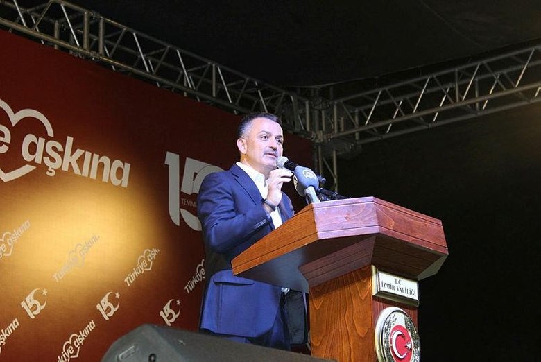 İzmir’de 15 Temmuz anması! Binlerce kişi Konak’ta toplandı