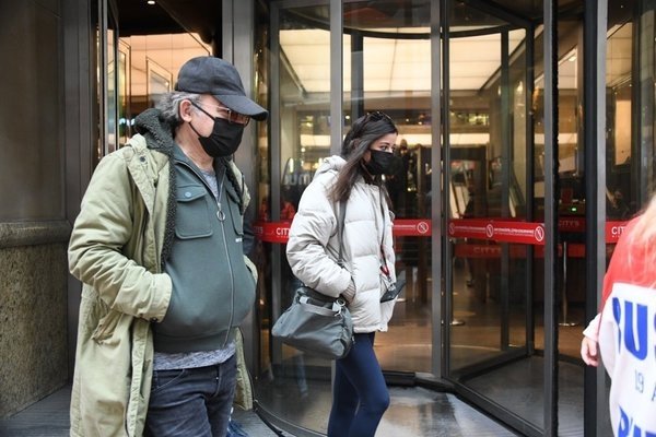 Oyuncu Engin Günaydın sevgilisi Buğu Selen Somer’in annesi ile tanıştı