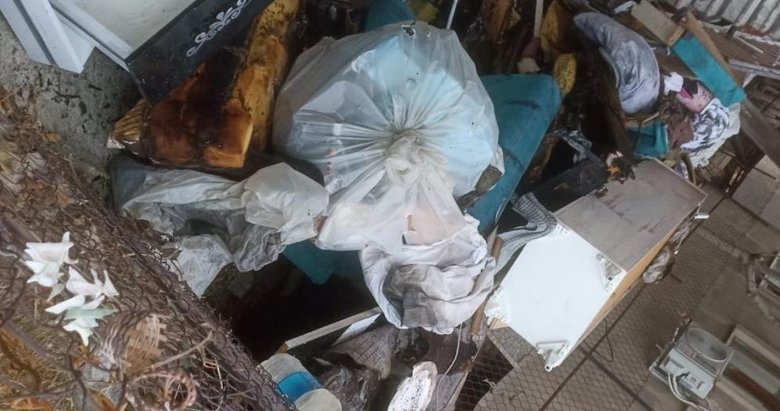 3 yaşındaki çocuk çakmakla evi yaktı