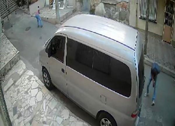 İzmir’de pompalı dehşeti! Korkunç görüntüler kamerada