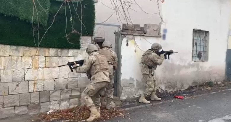 İzmir dahil 22 ilde DEAŞ operasyonu: 92 gözaltı