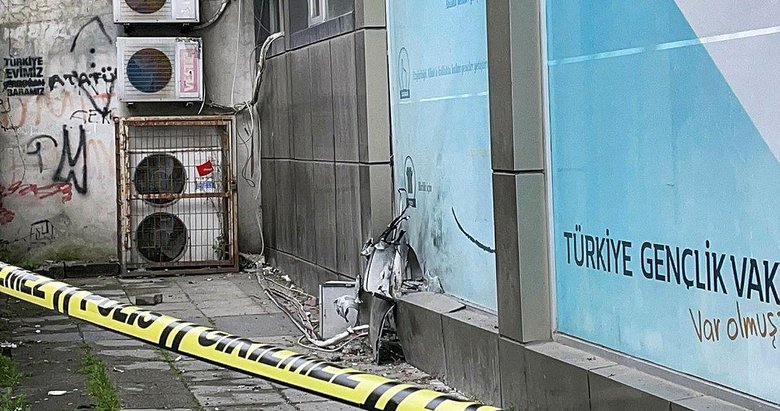 Gaziosmanpaşa’da TÜGVA binasının yanında patlama!