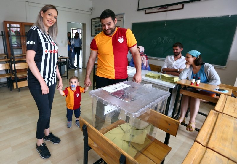 Türkiye’den renkli seçim manzaraları