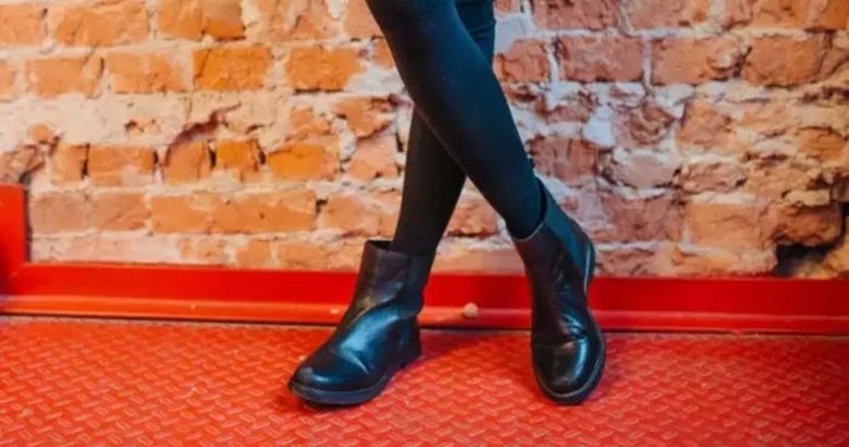 Kombininize renkli çorapla neşe katın!