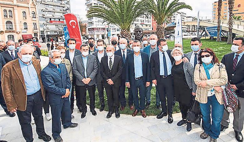 CHP’den tam kadro heykel açılışı