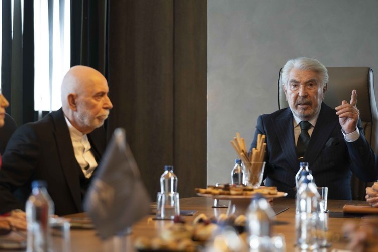 atv’nin yeni dizisi Holding’in afişi yayınlandı