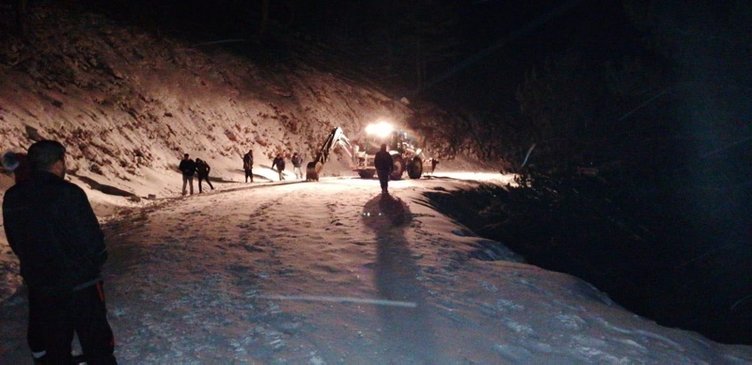 Muğla Köyceğiz’de kar nedeniyle 30 kişi mahsur kaldı, 2 kişi yaralandı