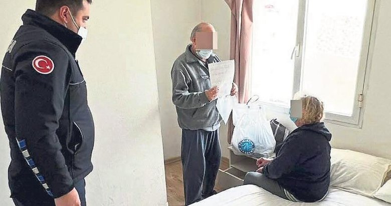 Evlatları kovunca el ele ölmek istediler