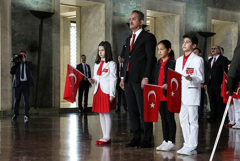 Türkiye Büyük Millet Meclisi 102 yaşında! Türkiye 23 Nisan’ı kutluyor