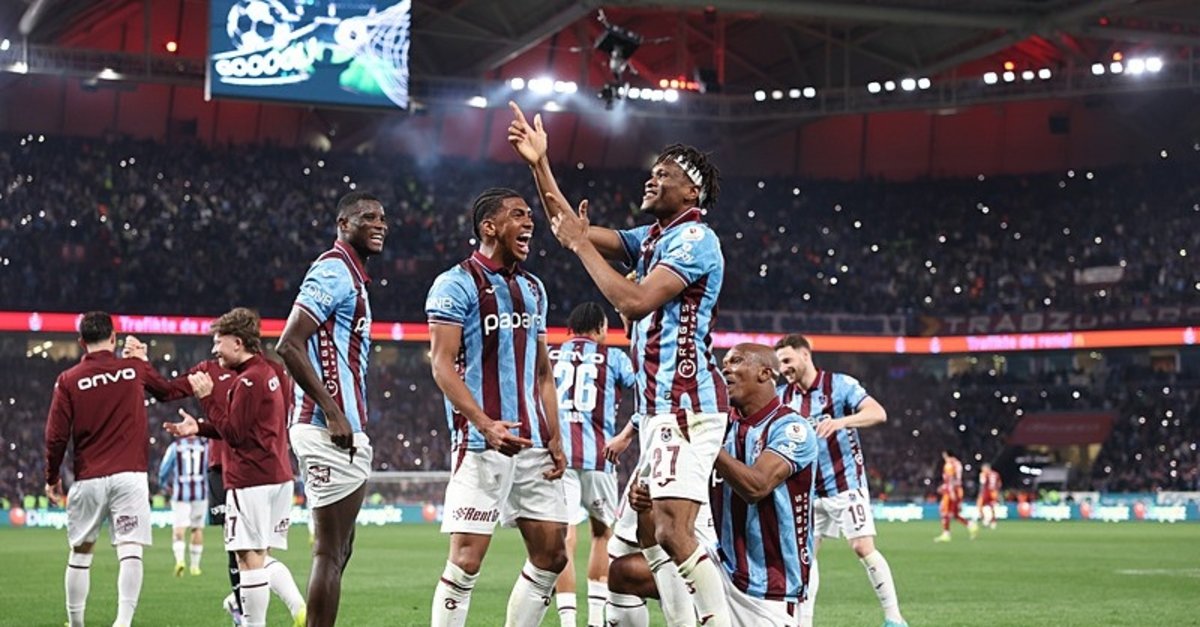 Fırtına sert esiyor