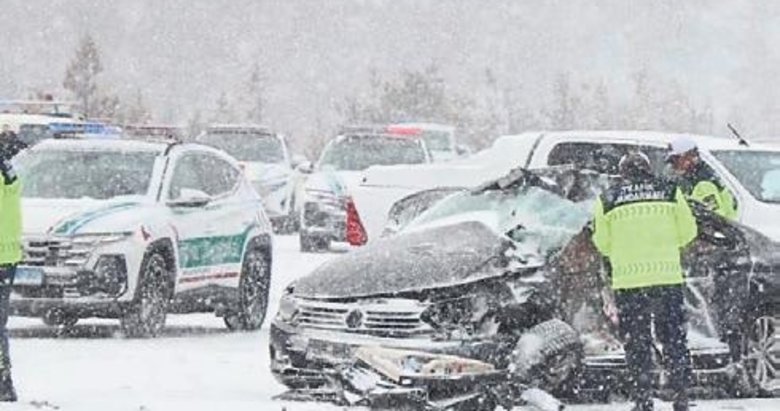 Koruma aracı tankere arkadan çarptı: 2 şehit