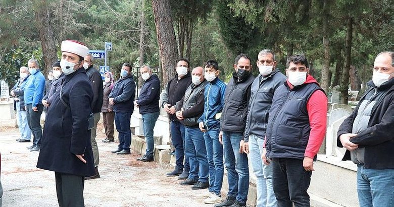 İzmir’de sele kapılarak ölen 2 kişinin cenazesi defnedildi