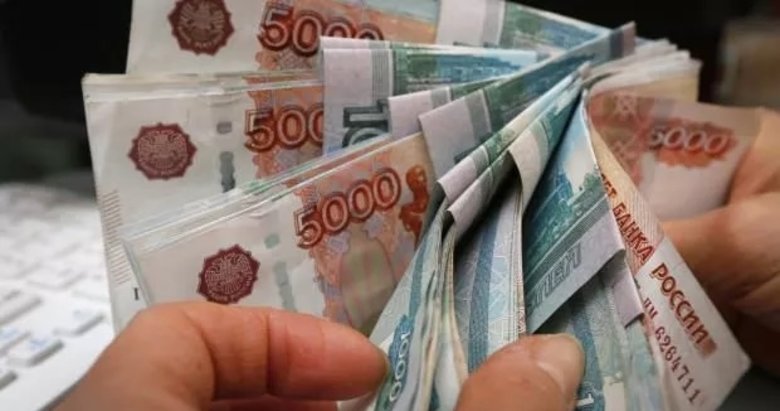 Ruble sert değer kaybetti, petrol ve altın yükseliyor