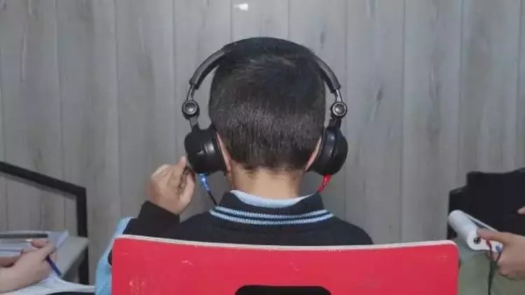 Yüksek sesle müzik dinleyenler dikkat! İşitme kaybı olabilir