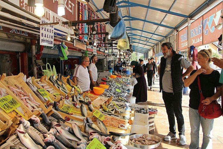 Bandırmalı balıkçıların yüzünü hamsi güldürdü