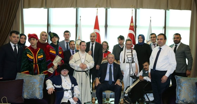 Başkan Erdoğan engellileri ağırladı