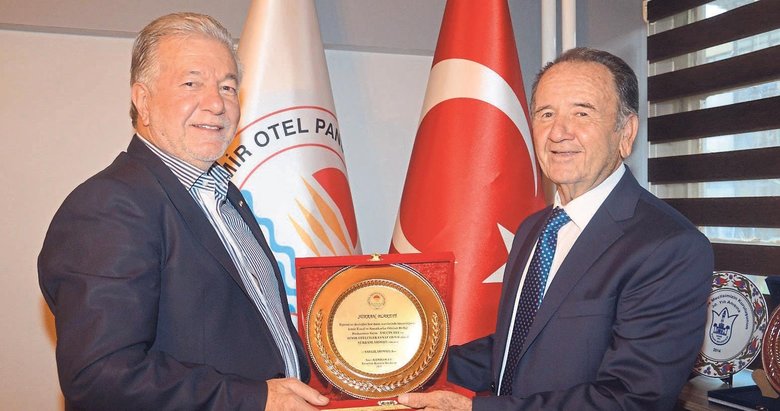 İzmirli otelcilerden Ata’ya güzel jest