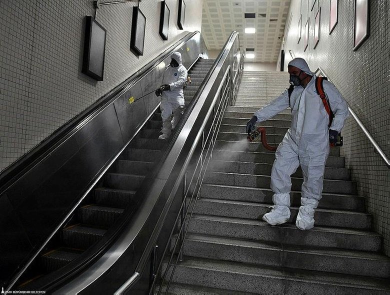 İzmir’de koronavirüs önlemleri! Dezenfekte çalışmaları hız kazandı