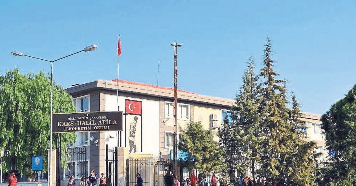 İzmir Bornova'da asırlık okula meydan oyunu!