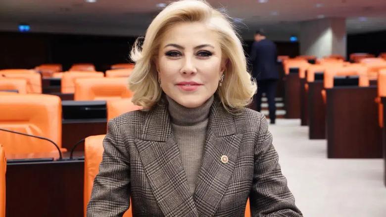 sorunlar-sehri-izmir-yine-sinifta-kaldi-ak-partili-isimlerden-sert-tepki-1780949485939.png