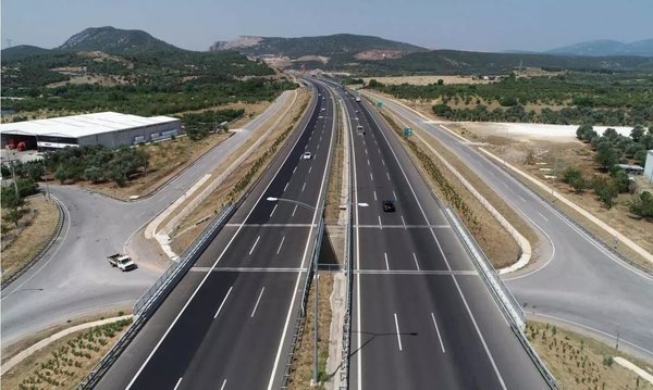 ak-parti-izmir-milletvekili-kayadan-buca-onat-tuneli-elestirisi-426-km-otoyol-tamamlandi-25-km-tunel-yapilamad-1770275883284.jpeg