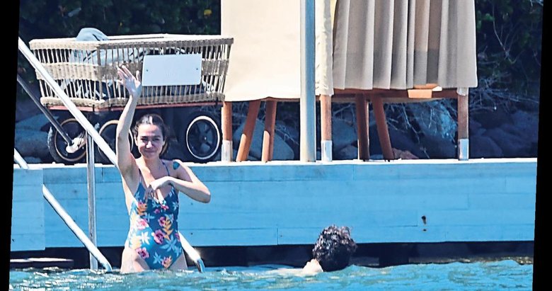 Birce yüzdü diğerleri oturdu