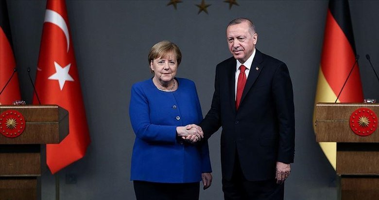 Başkan Erdoğan ve Merkel’den koronavirüs görüşmesi