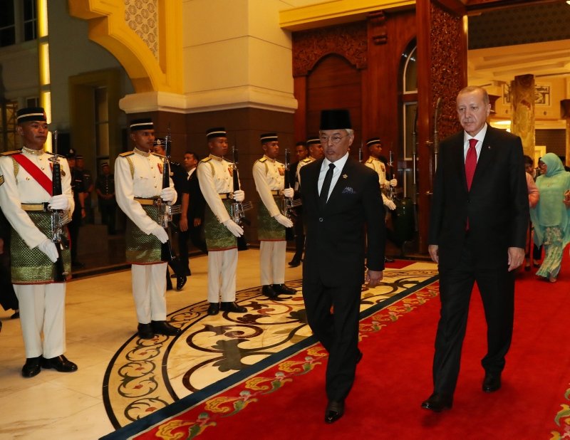 Başkan Erdoğan, Malezya Kralı ile görüştü