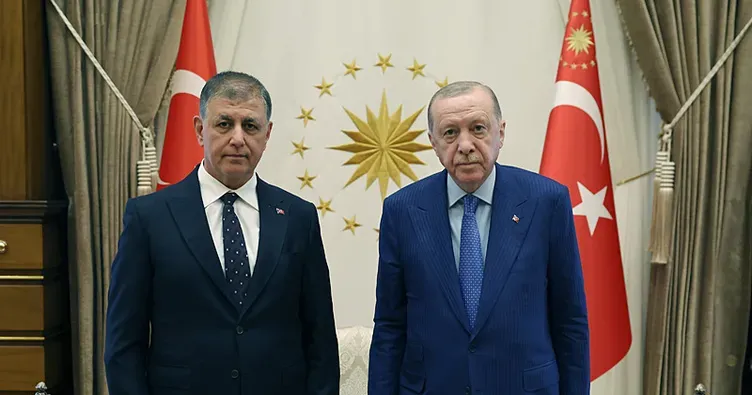 son-dakika-izmir-buyuksehir-belediye-baskani-cemil-tugay-ak-parti-genel-merkezinde-1791359657277.png