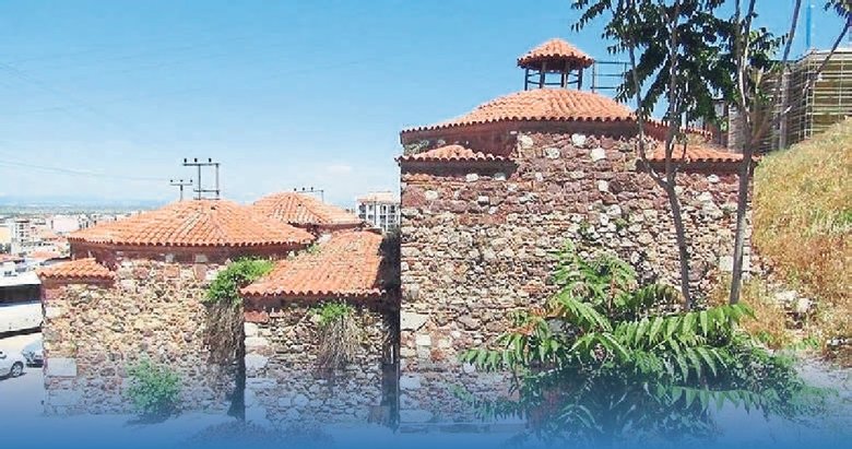 660 yıllık hamam çürümeye terk edildi